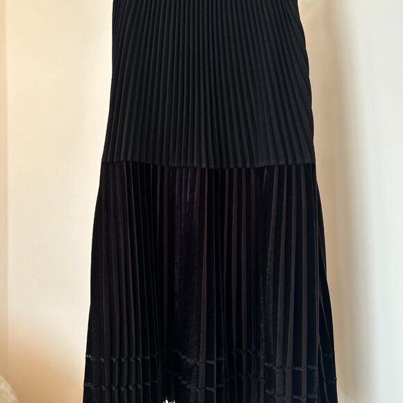 Twinset long crêpe and embroidered velvet skirt size UK 12/EU 38/FR 40/IT 44 - Picture 9 of 9